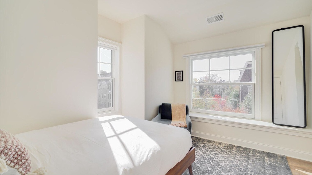 Photo of Bedroom in Dupont Circle