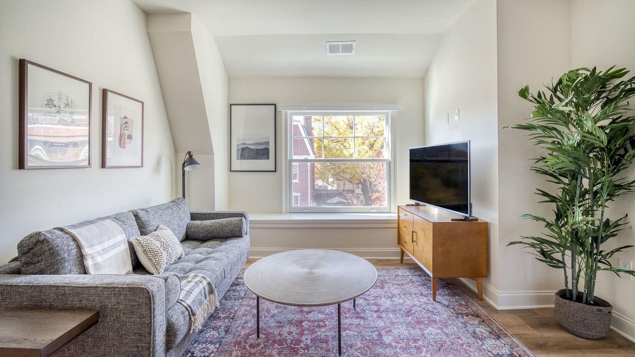 Photo of Livingroom in Dupont Circle