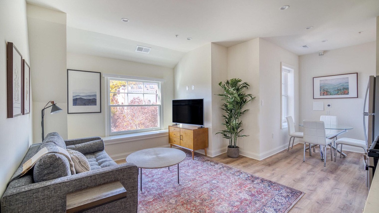 Photo of Livingroom in Dupont Circle