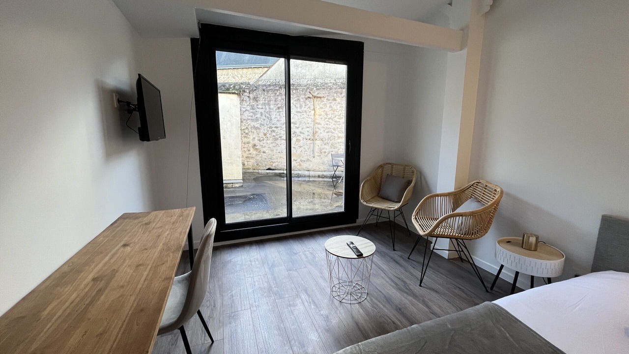 Photo of Bedroom in Republique