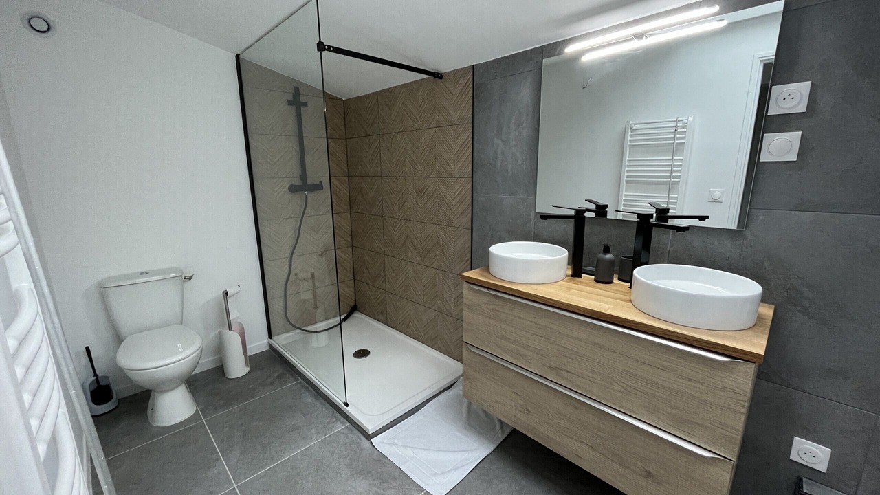 Photo of Bathroom in Republique