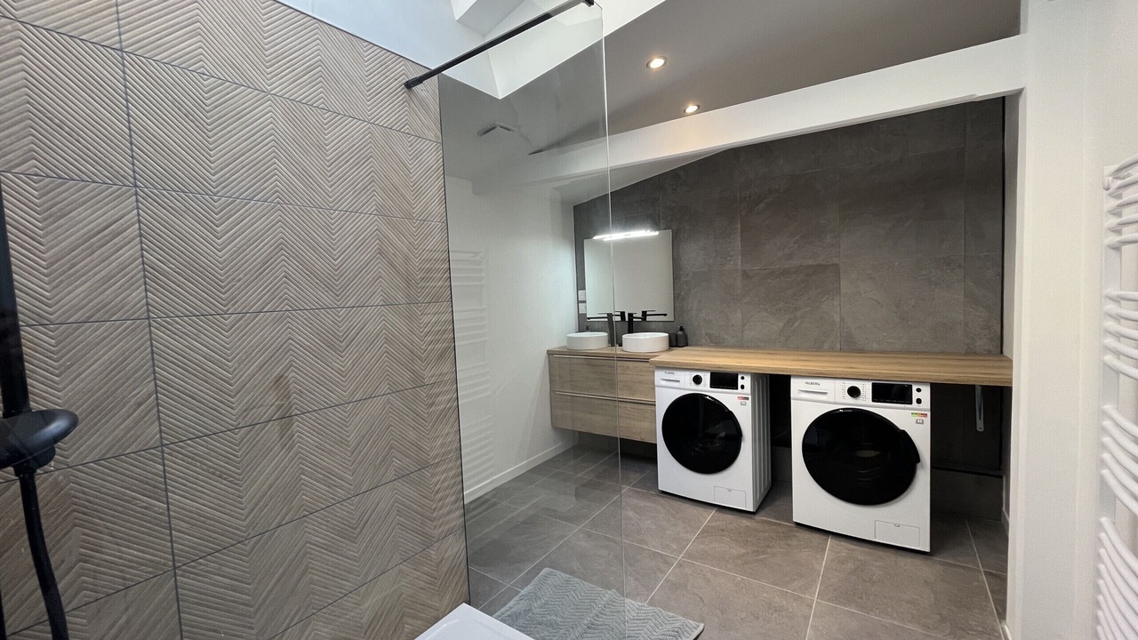 Photo of Bathroom in Republique