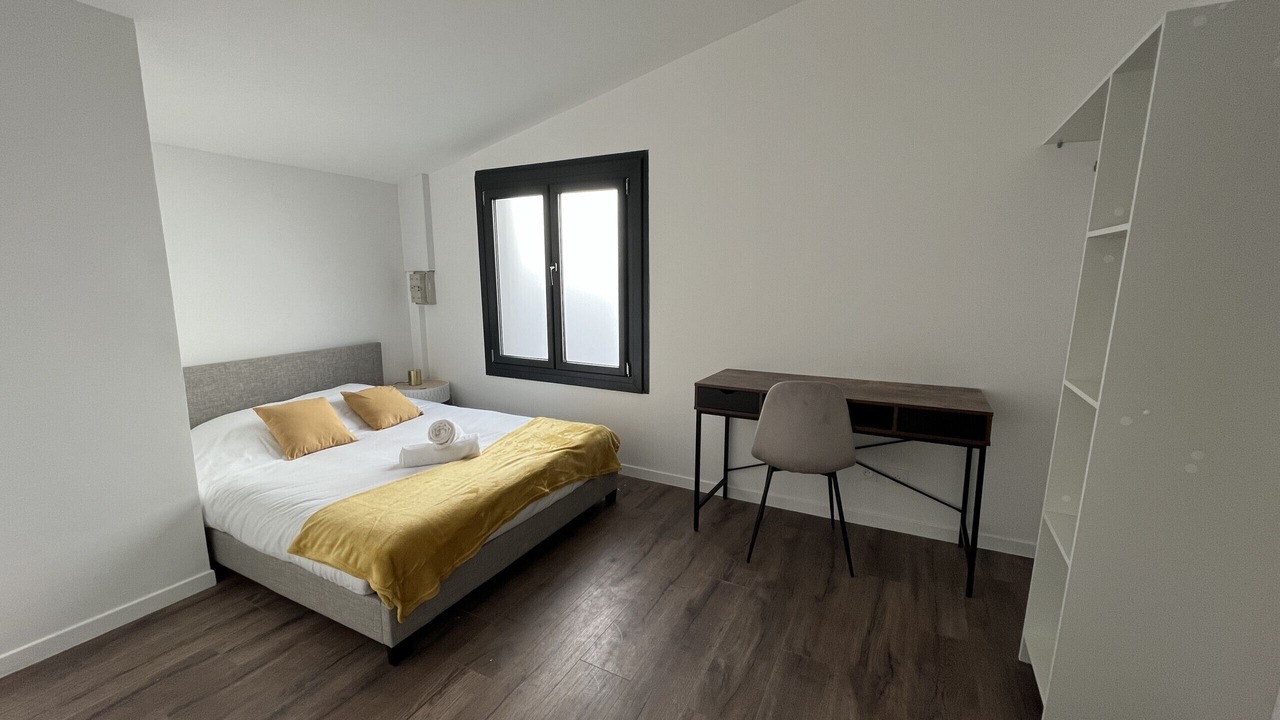 Photo of Bedroom in Republique
