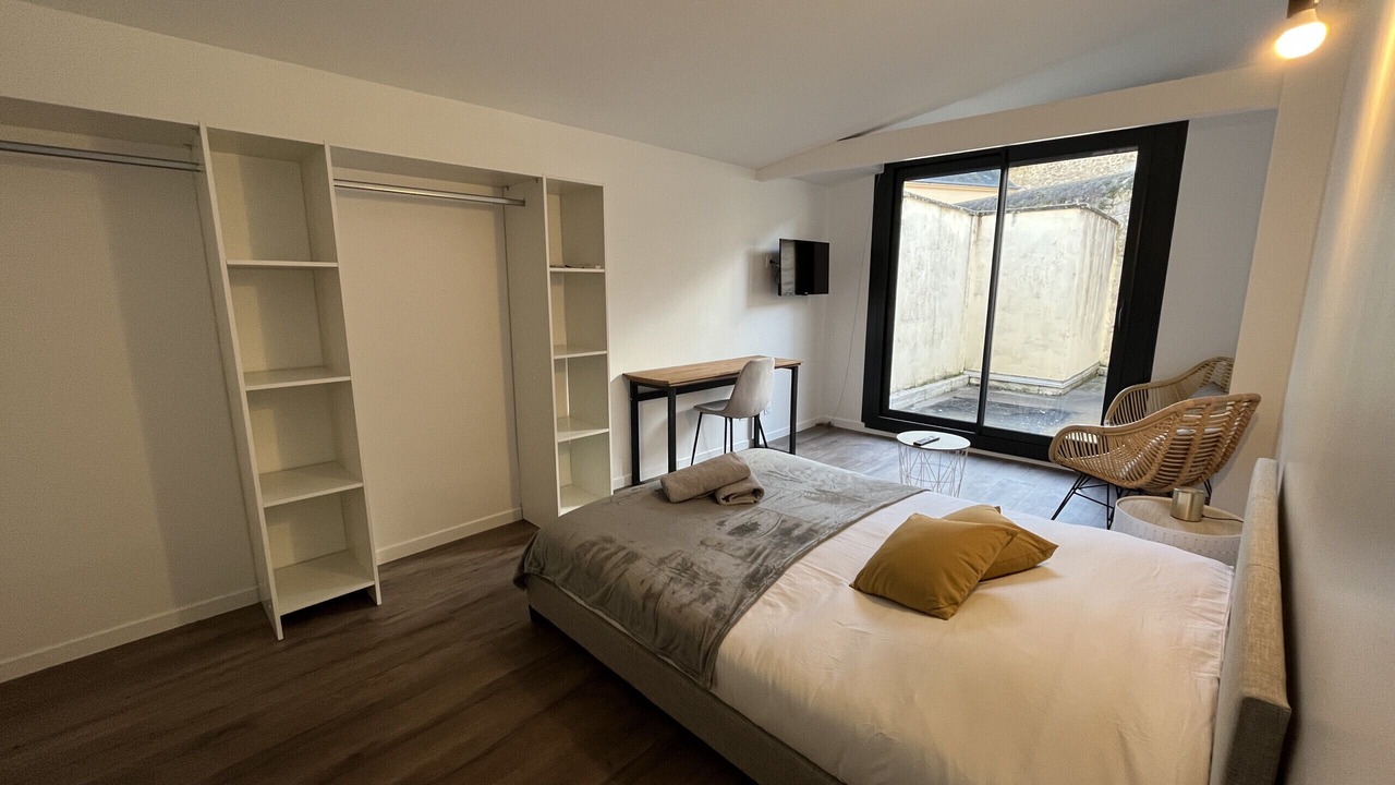 Photo of Bedroom in Republique