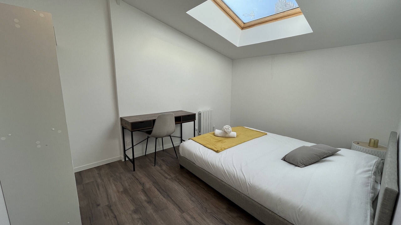 Photo of Bedroom in Republique