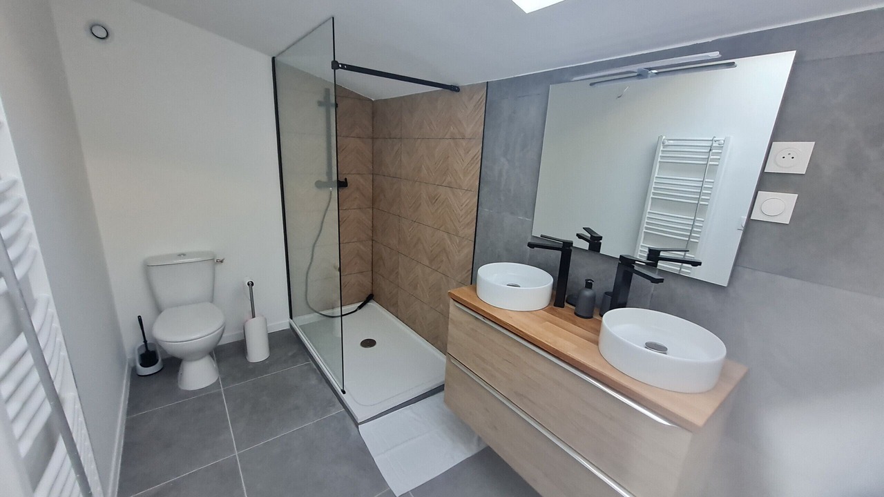 Photo of Bathroom in Republique