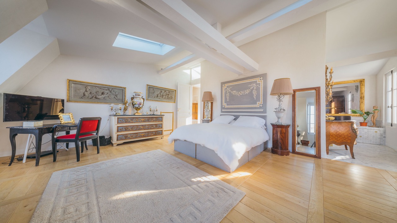 Photo of Bedroom in Champs-Elysees