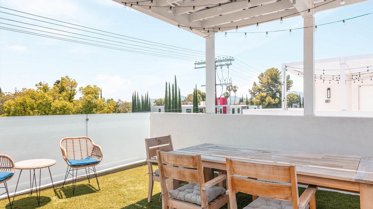 Photo of Outdoor in Valley Village