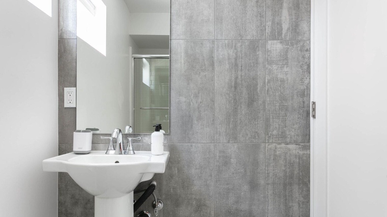 Photo of Bathroom in Valley Village