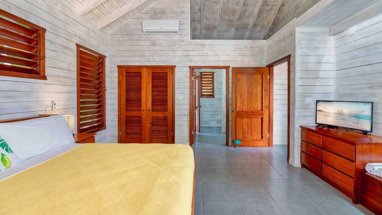 Photo of Bedroom in First Bight