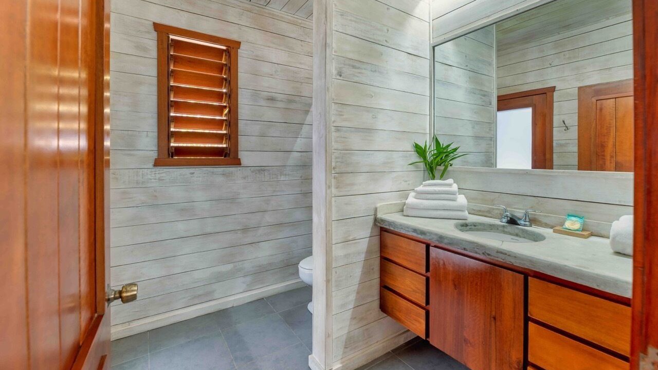 Photo of Bathroom in First Bight