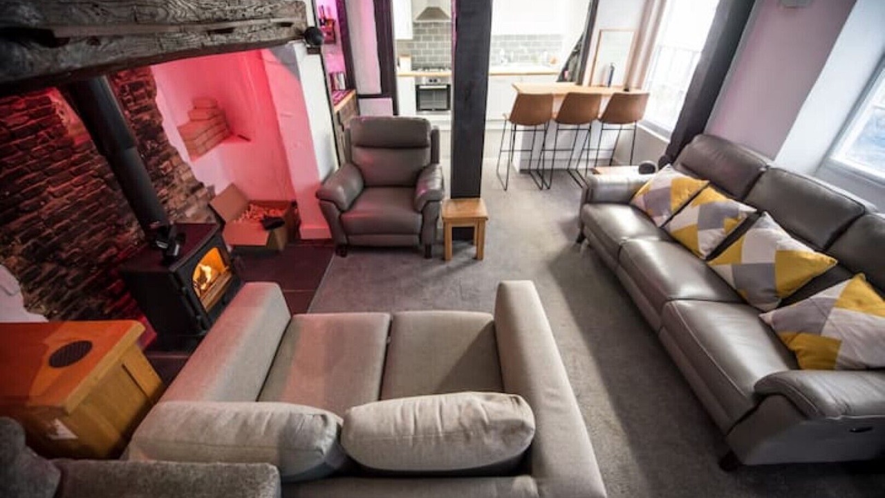 Photo of Livingroom in Towcester