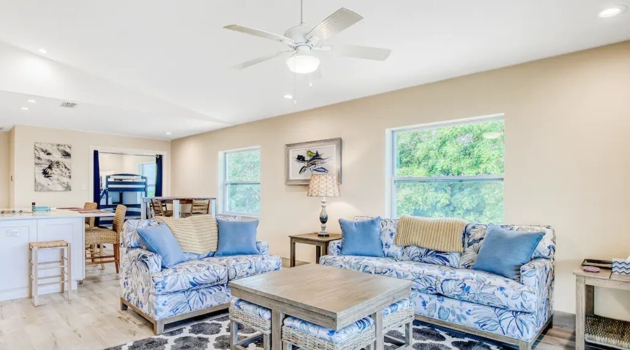Photo of Livingroom in Coupon Bight Aquatic Preserve