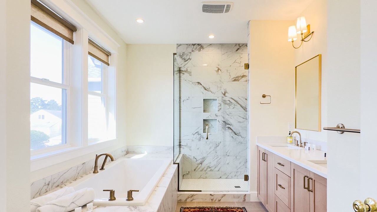 Photo of Bathroom in Manzanita