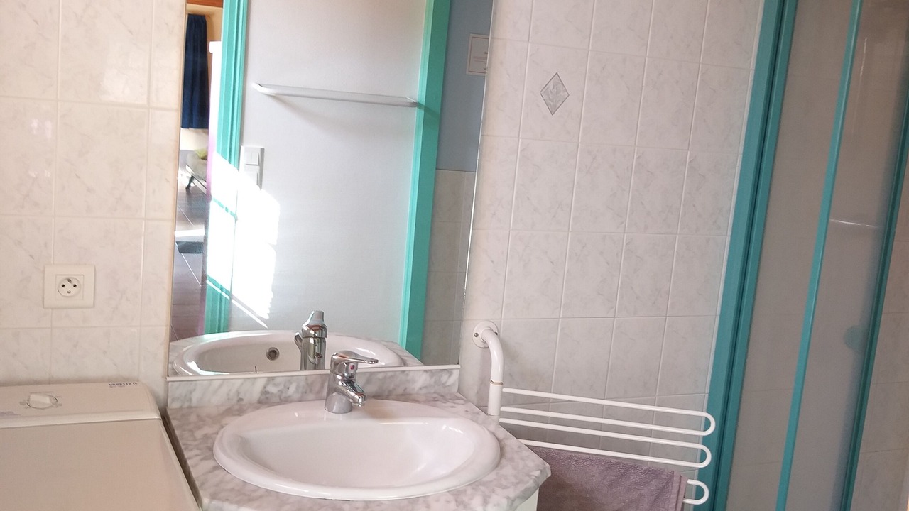 Photo of Bathroom in Camlez