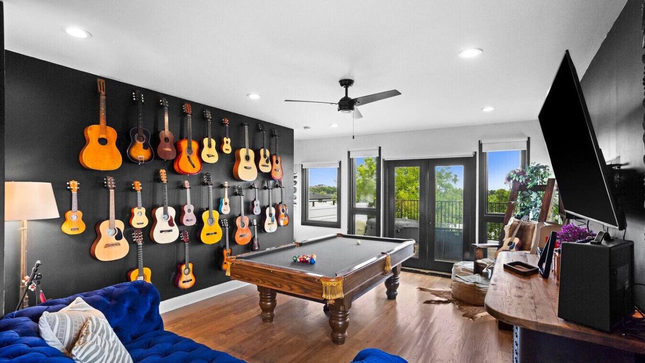 Photo of Livingroom in Chestnut Hill