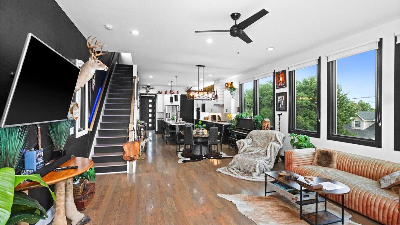 Photo of Livingroom in Chestnut Hill