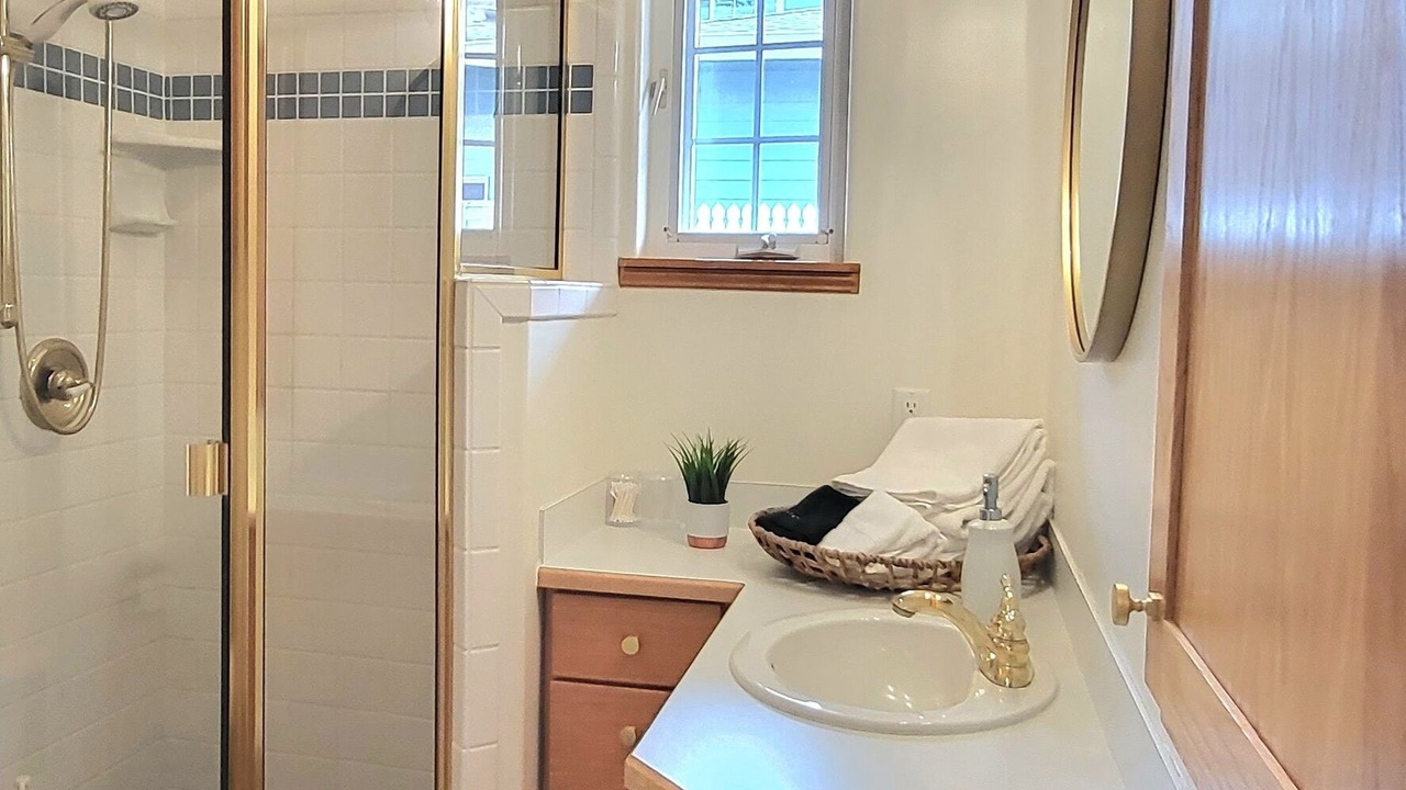 Photo of Bathroom in Harbor