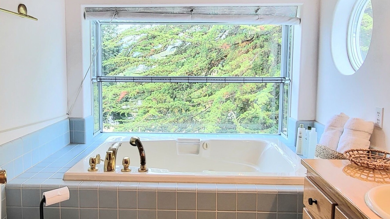 Photo of Bathroom in Harbor