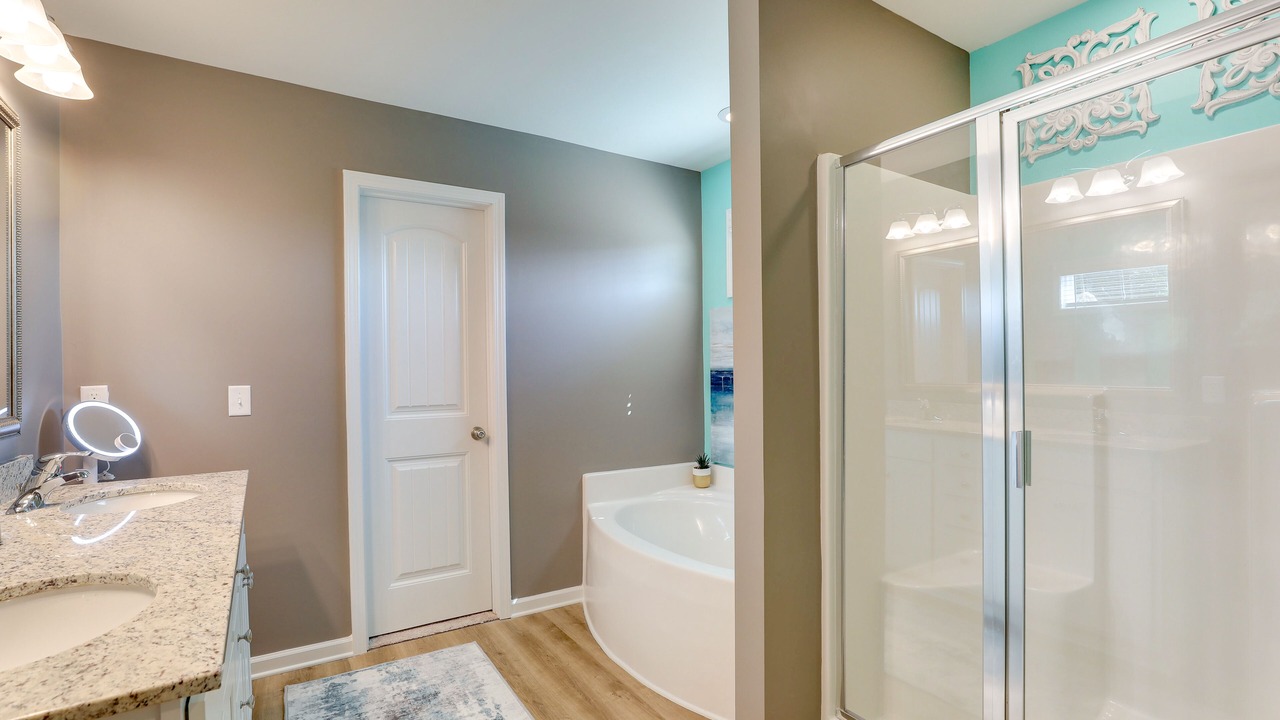 Photo of Bathroom in Elliott