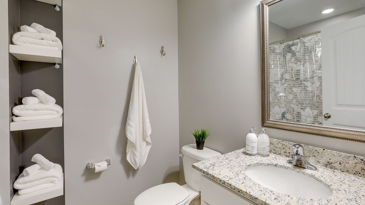 Photo of Bathroom in Elliott