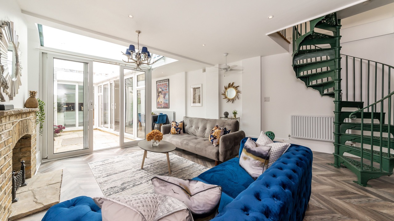 Photo of Livingroom in Earl's Court