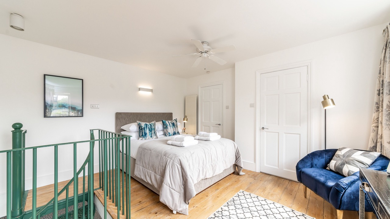 Photo of Bedroom in Earl's Court