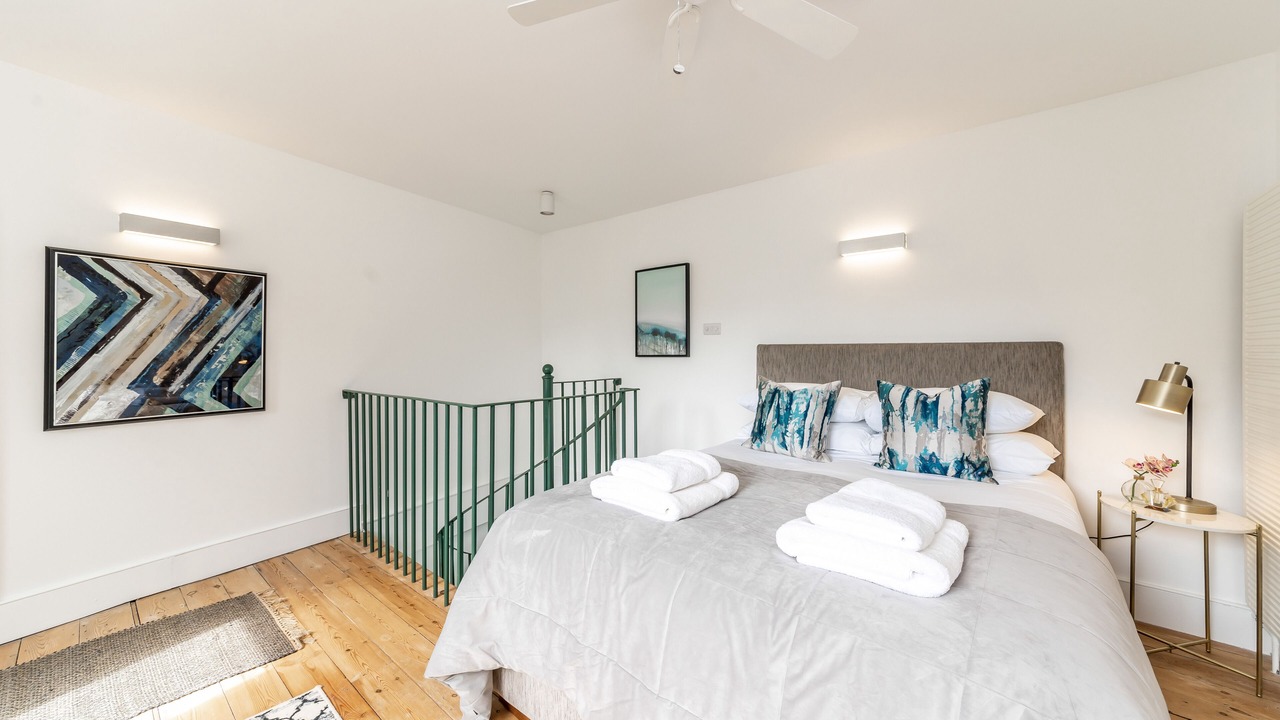 Photo of Bedroom in Earl's Court
