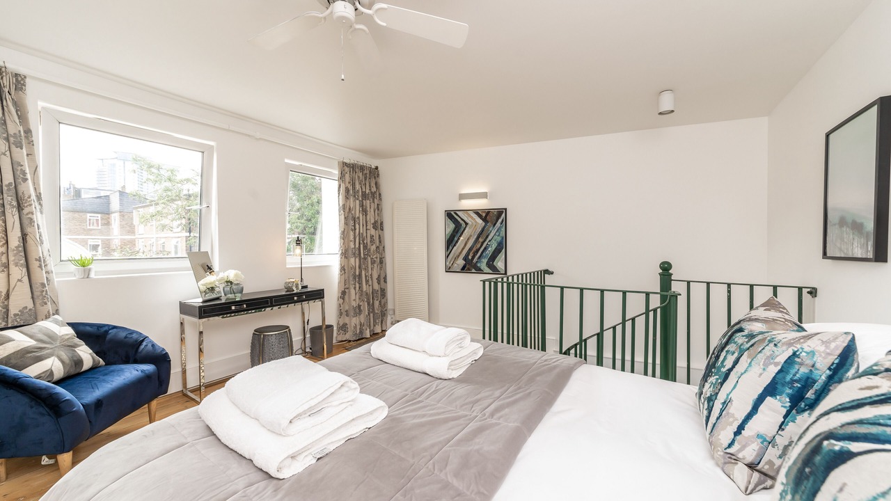 Photo of Bedroom in Earl's Court