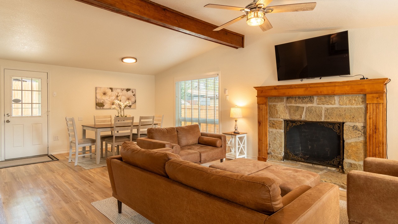Photo of Livingroom in Flower Mound