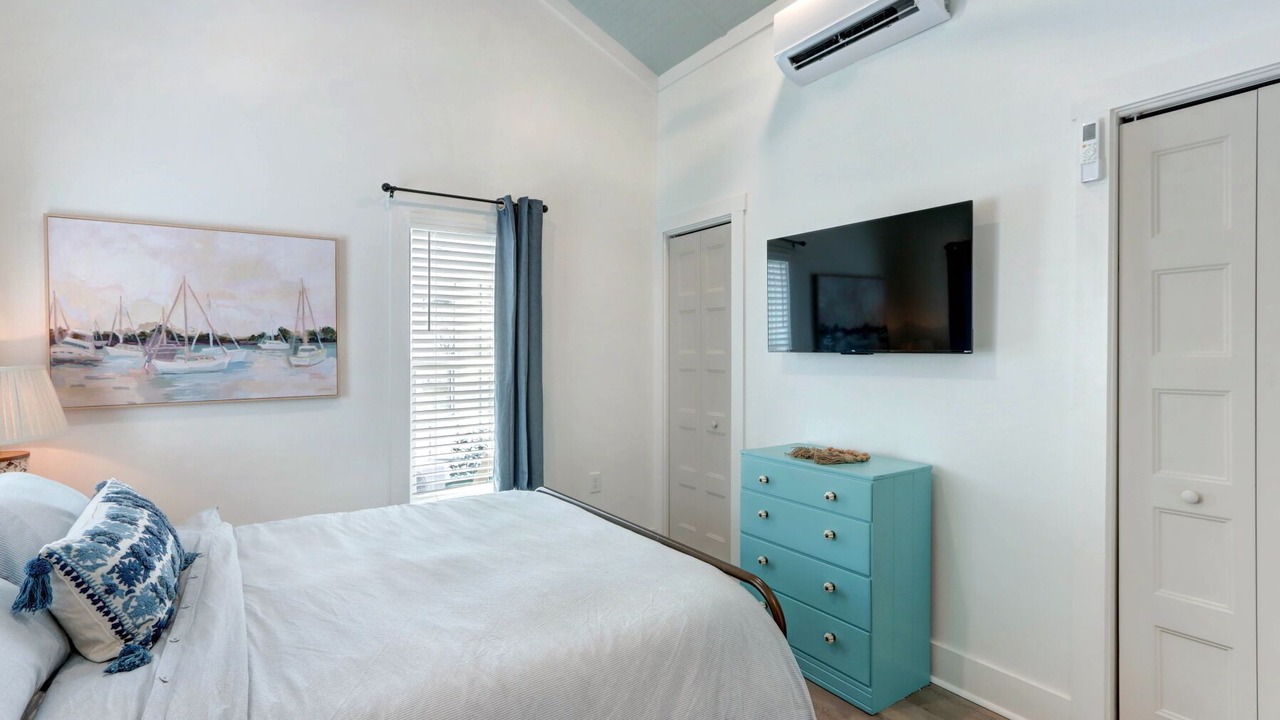 Photo of Bedroom in Thunderbolt