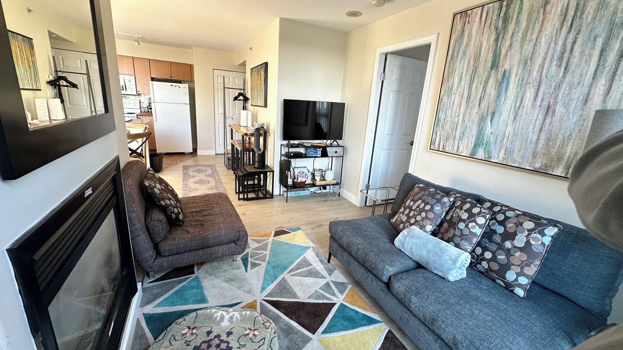 Photo of Livingroom in Davie Village