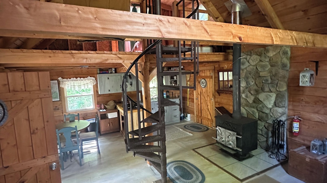 Photo of Livingroom in Hillsgrove