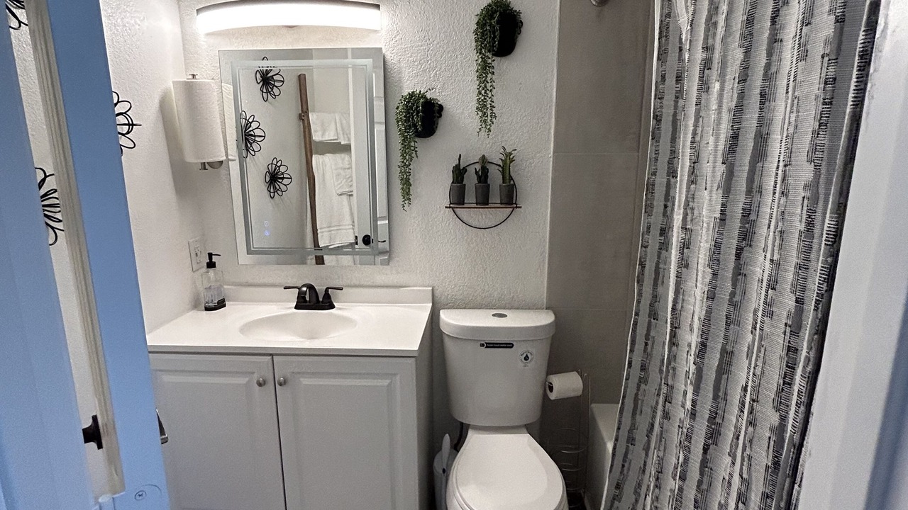 Photo of Bathroom in Central Arlington