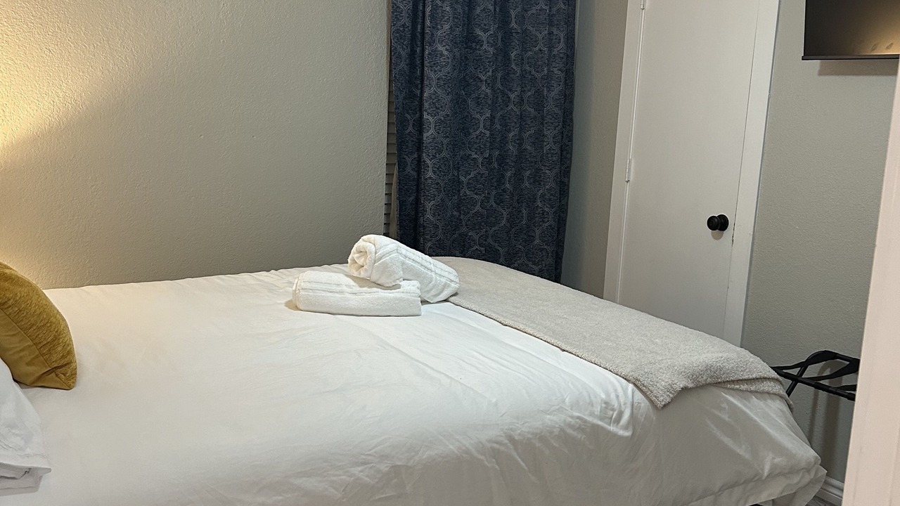 Photo of Bedroom in Central Arlington