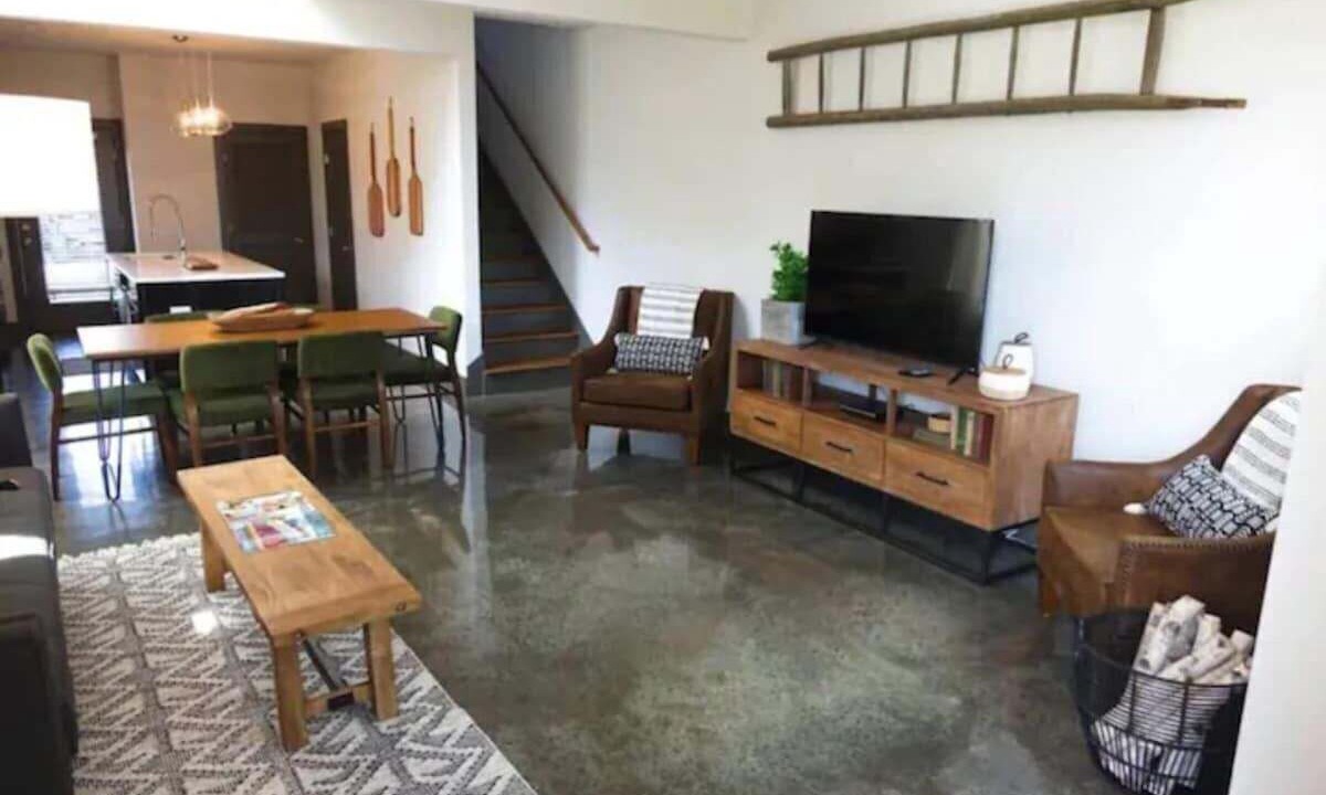 Photo of Livingroom in Chestnut Hill
