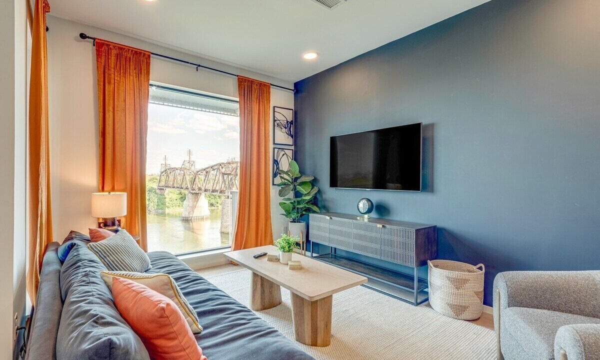 Photo of Livingroom in North Capitol