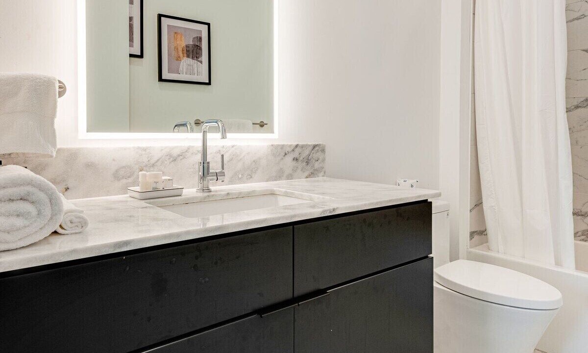 Photo of Bathroom in North Capitol