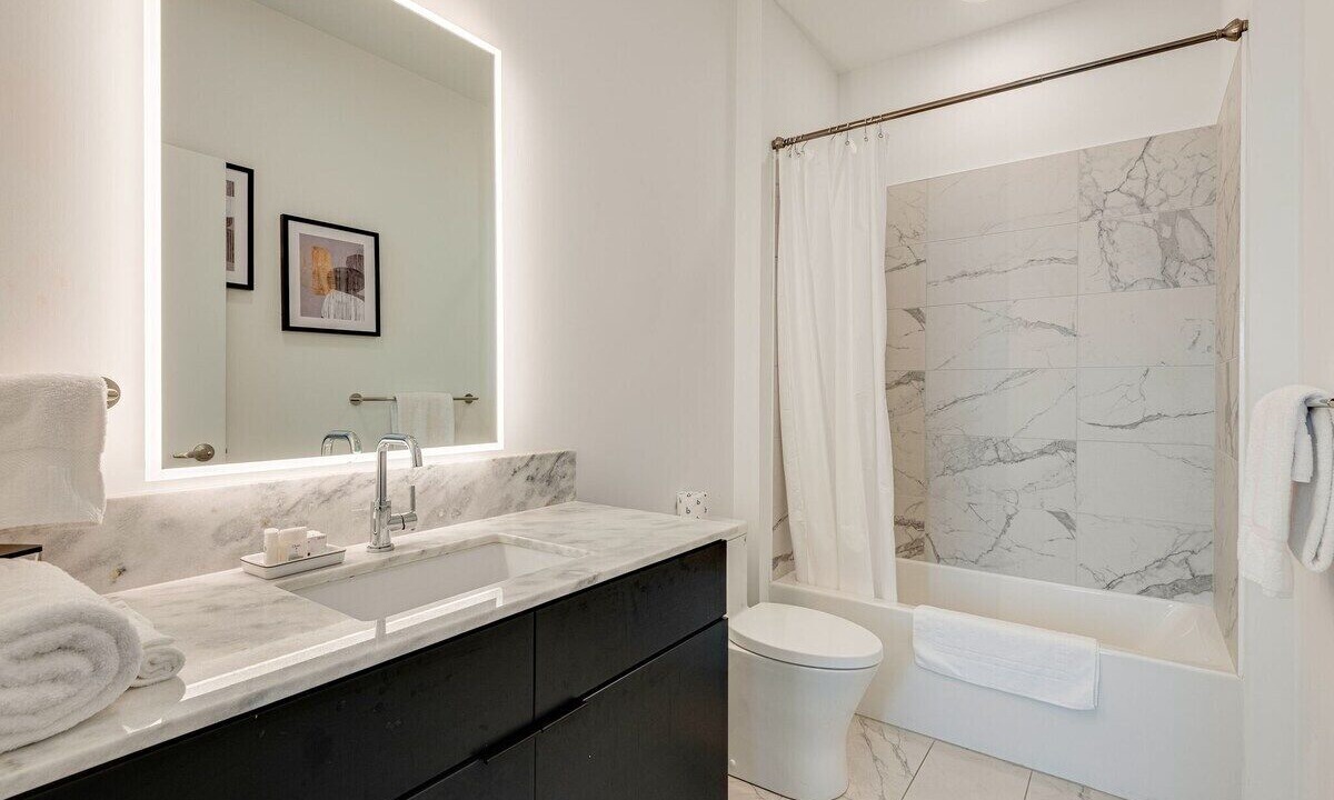 Photo of Bathroom in North Capitol