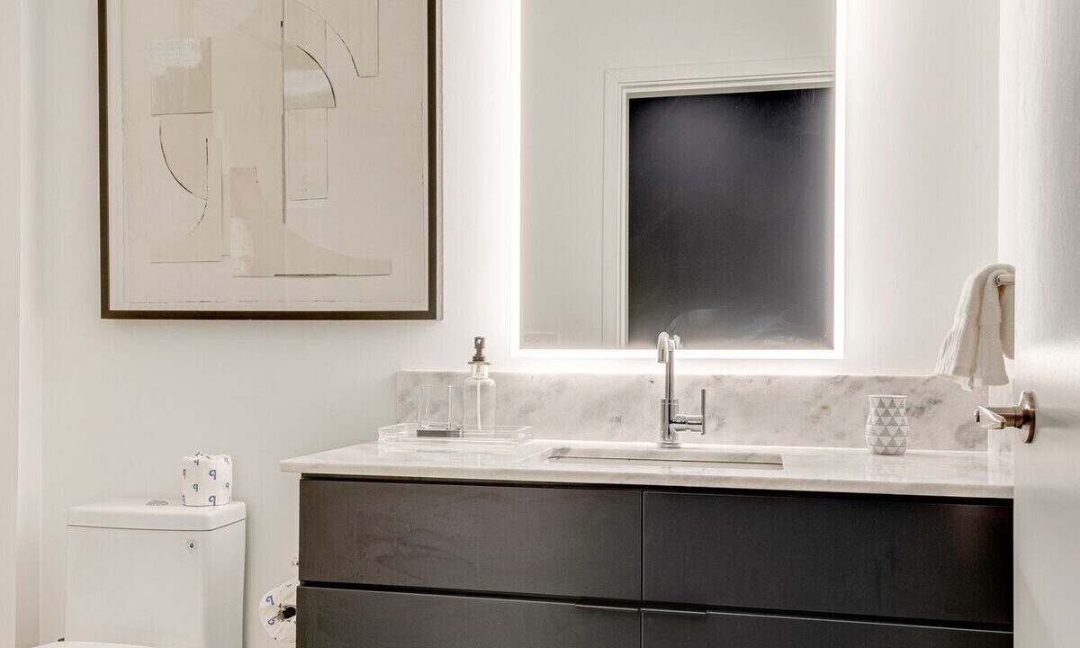 Photo of Bathroom in North Capitol