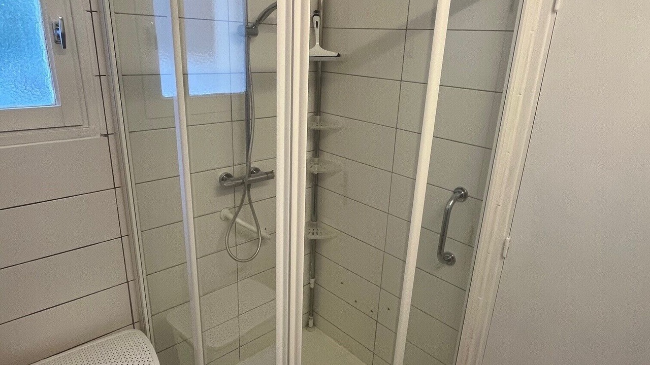Photo of Bathroom in Poullaouen