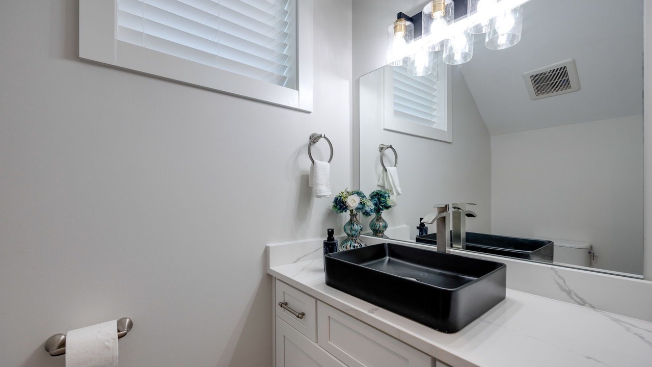 Photo of Bathroom in Hurwood Heights