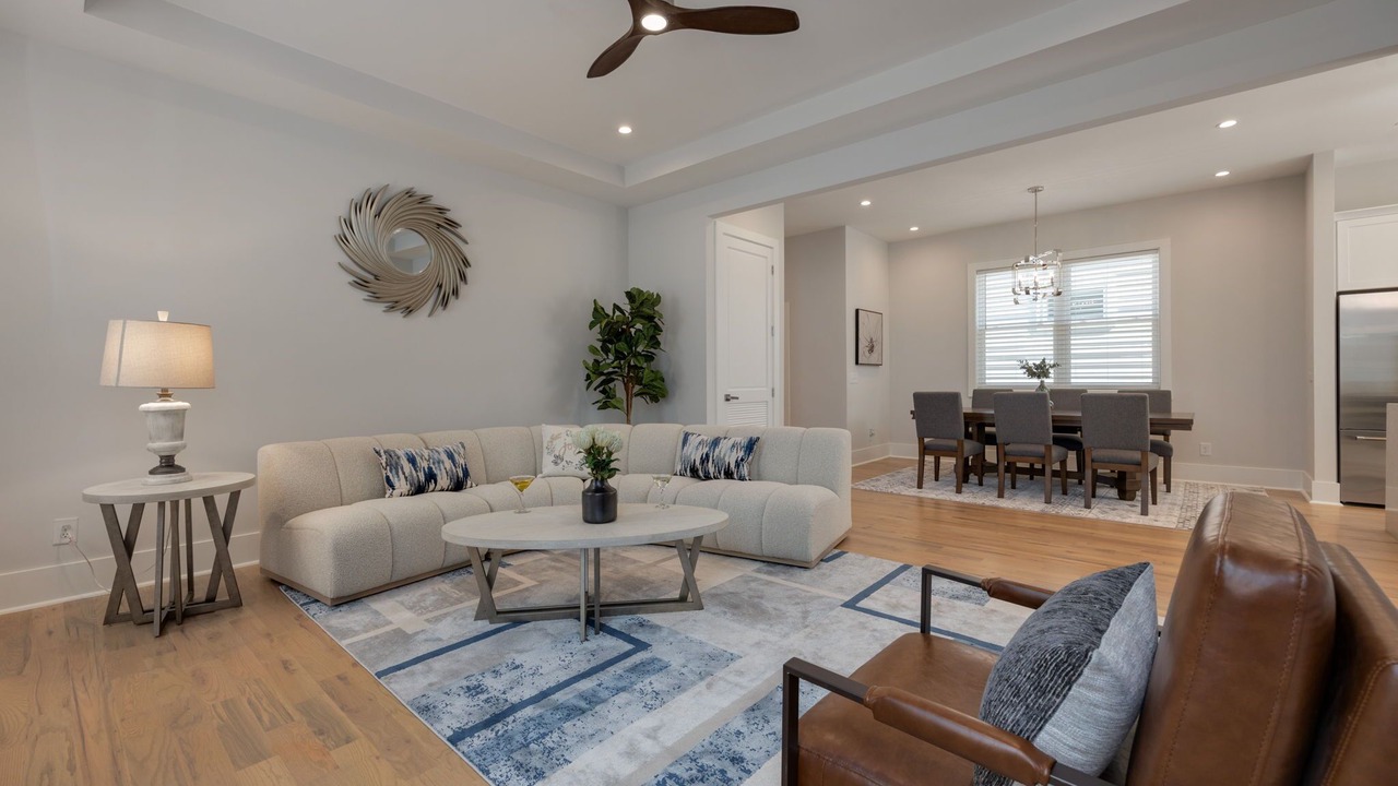 Photo of Livingroom in Hurwood Heights