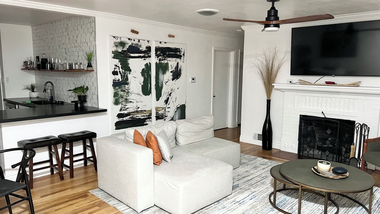 Photo of Livingroom in West University