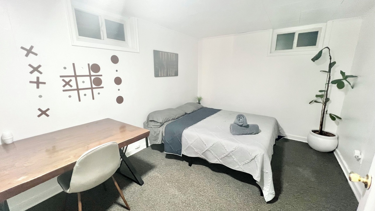 Photo of Bedroom in West University