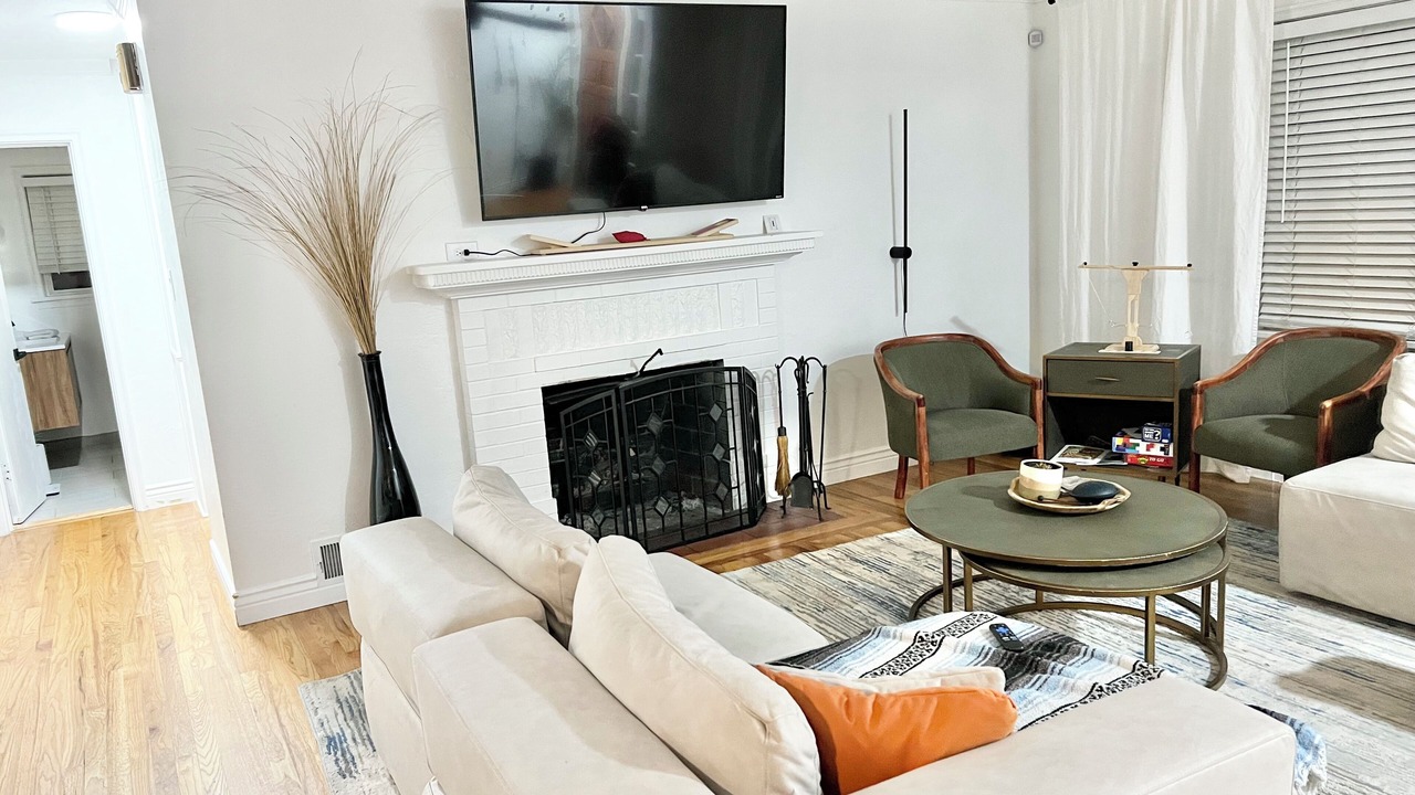 Photo of Livingroom in West University