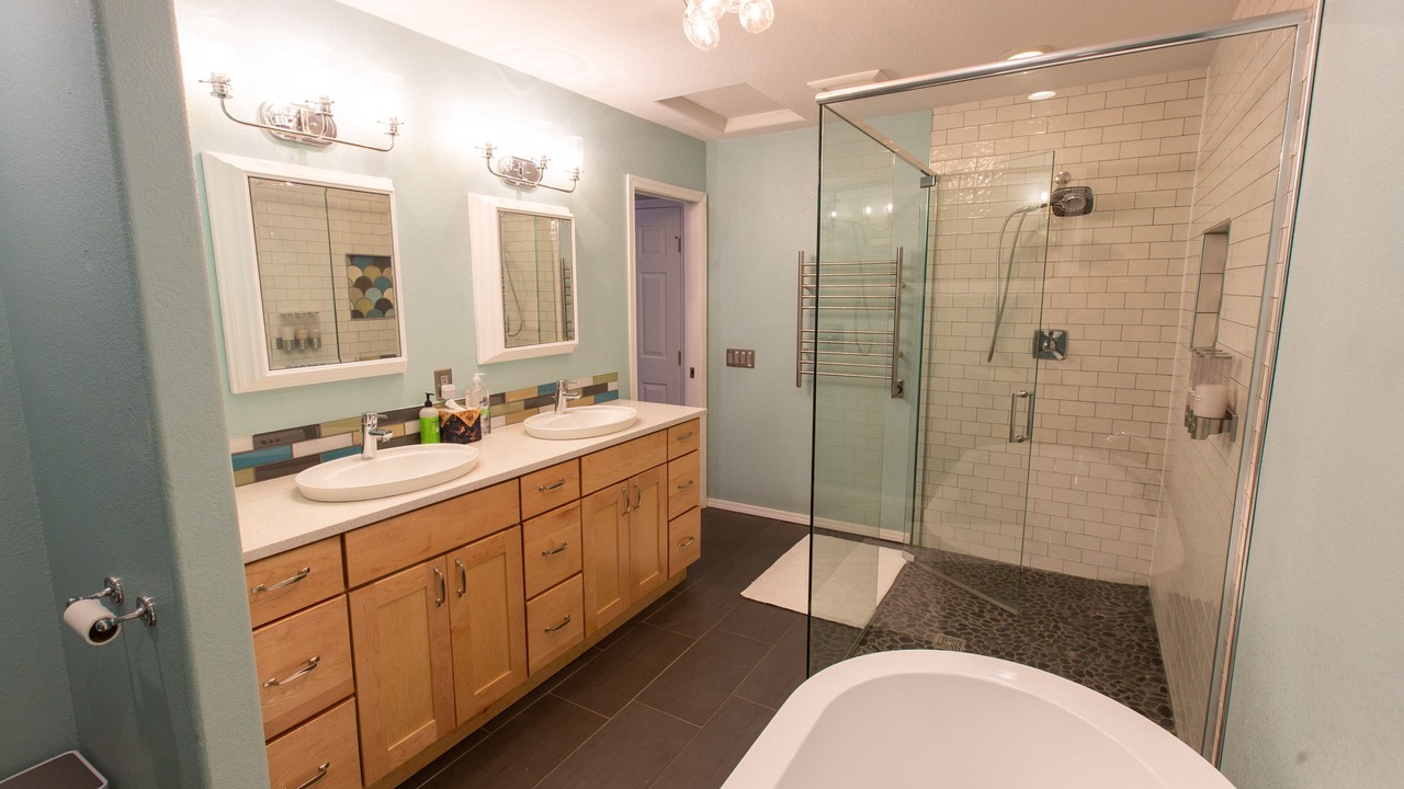 Photo of Bathroom in Huffman - O' Malley