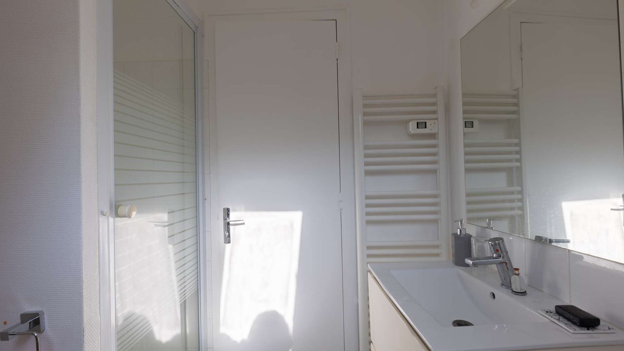 Photo of Bathroom in Republique