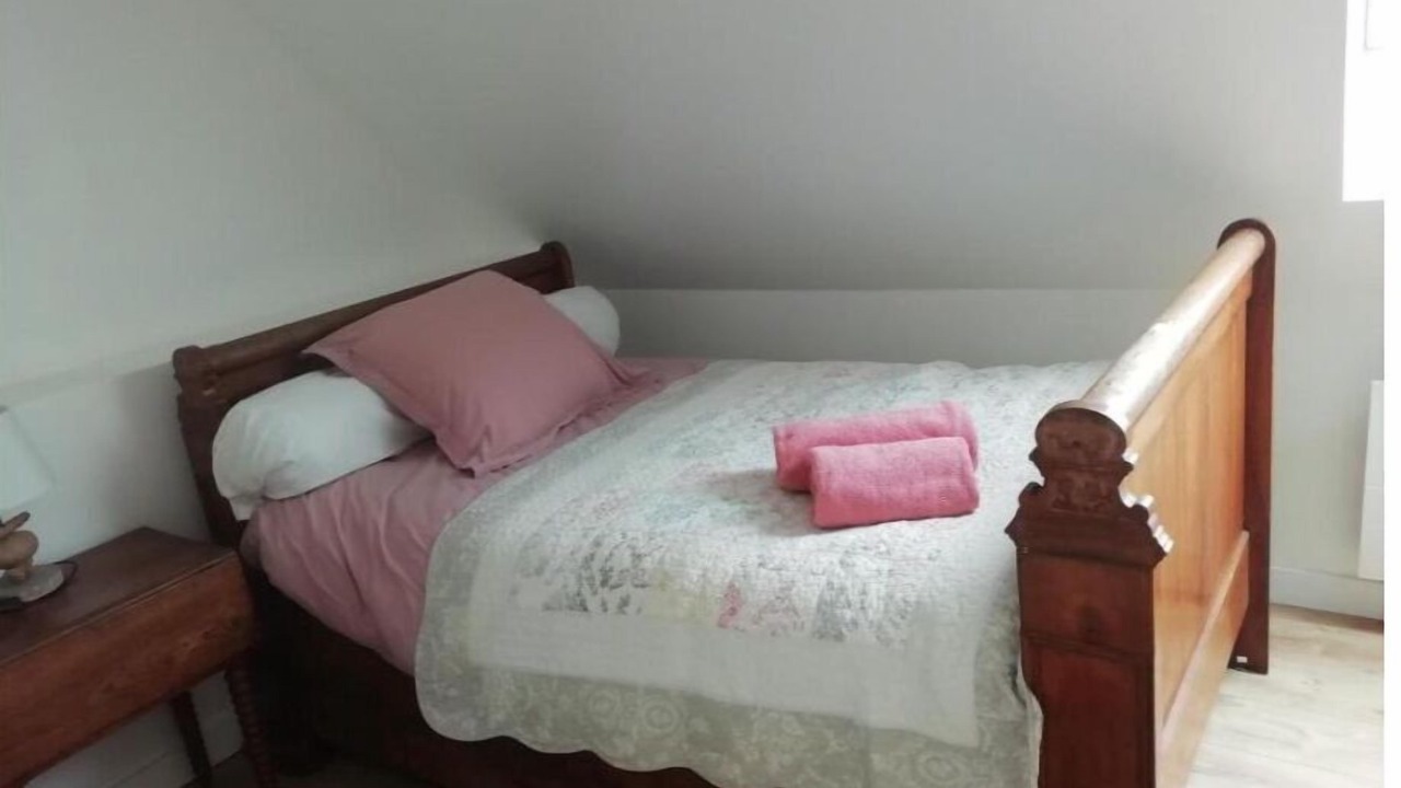 Photo of Bedroom in Locmelar
