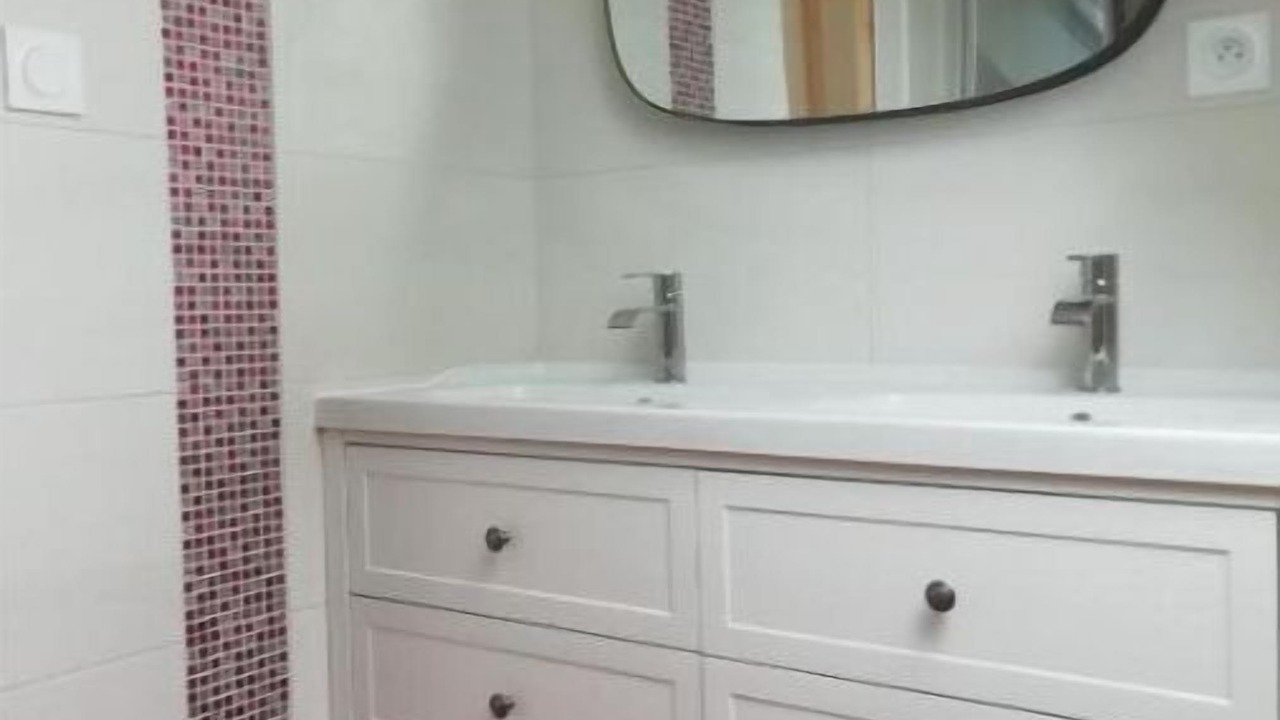 Photo of Bathroom in Locmelar